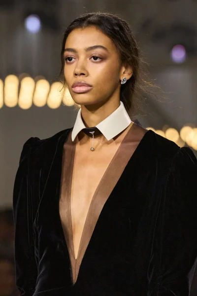 Look 76